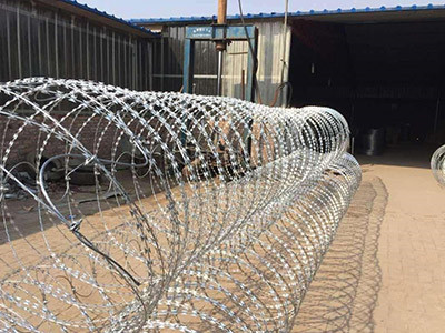 刺丝滚笼网-刺丝滚笼网图片价格-刺丝滚笼网厂家-安平县万众丝网制品有限公司图片2